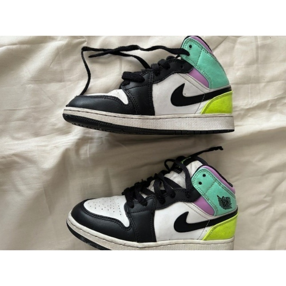 Nike Air Jordan 1 Mid Girls Size 4Y Black Green Purple Basketball Shoes Sneakers